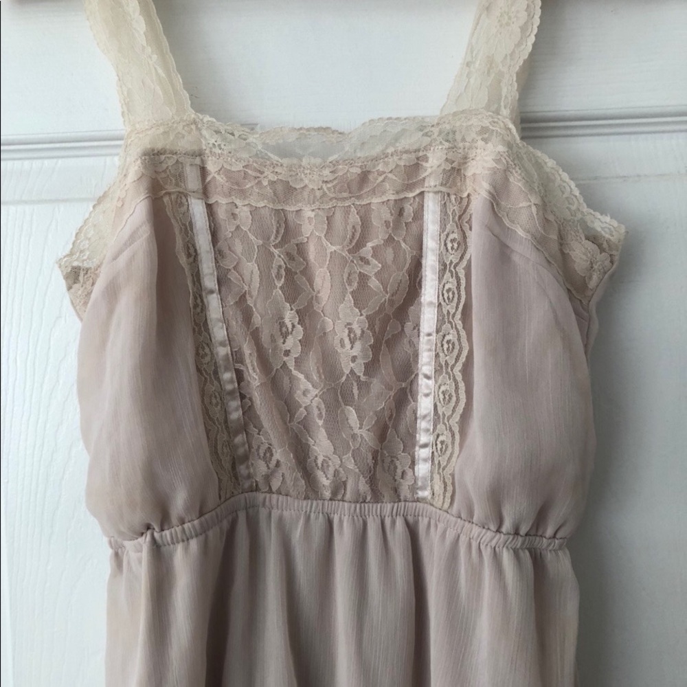 Last Call Vintage lace dress - Picture 2 of 3